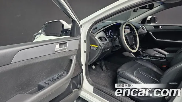 Hyundai LF 2016 thumb 10