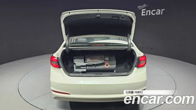 Hyundai LF 2016 thumb 2