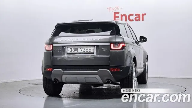 Land Rover Range Rover Evoque 2018 thumb 2
