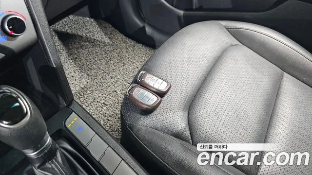 Hyundai Avante 2017 thumb 8