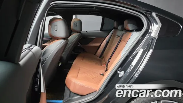 BMW 5 серии 2025 thumb 4