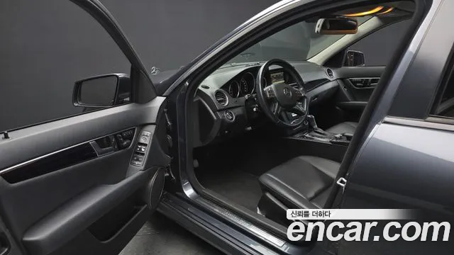 Mercedes-Benz C-Class 2014 thumb 5