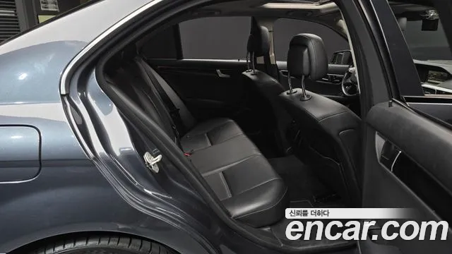 Mercedes-Benz C-Class 2014 thumb 11