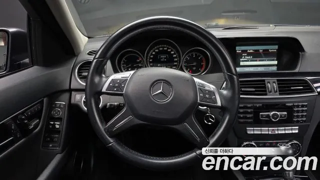 Mercedes-Benz C-Class 2014 thumb 6