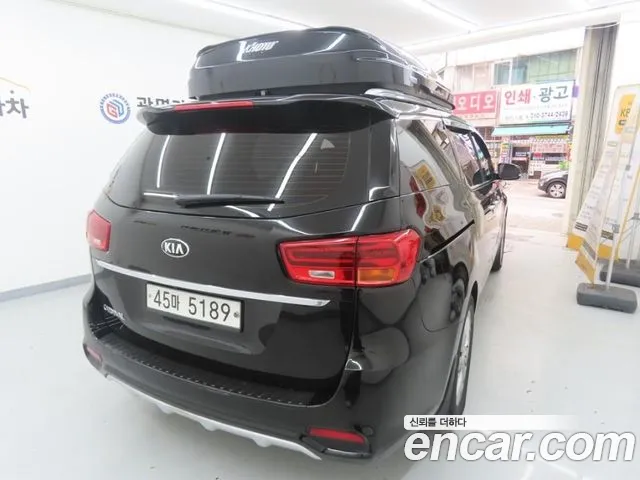 Kia Carnival 2018 thumb 12