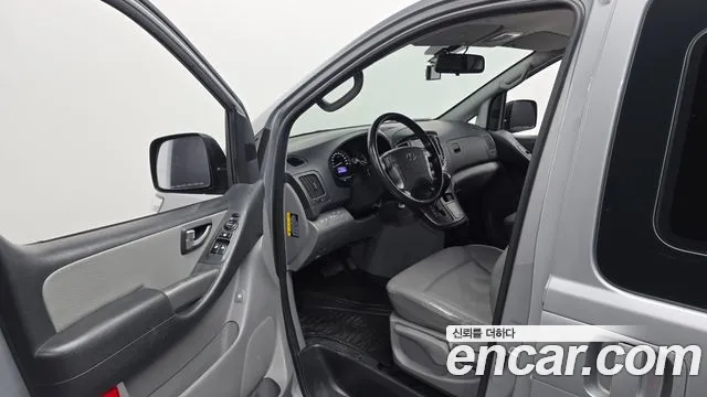 Hyundai Staria 2019 thumb 10