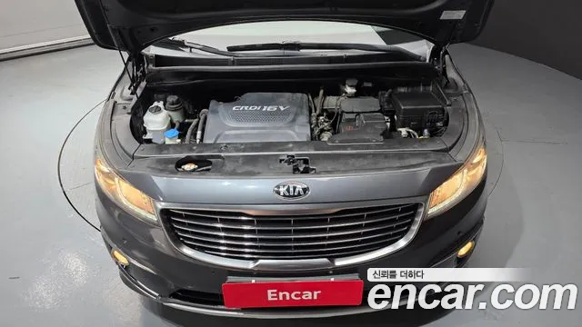 Kia Carnival 2017 thumb 2