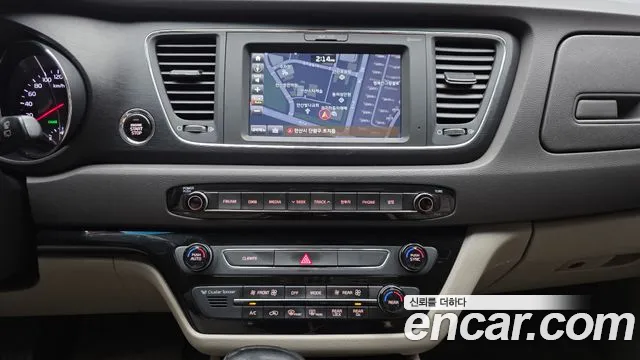 Kia Carnival 2017 thumb 6