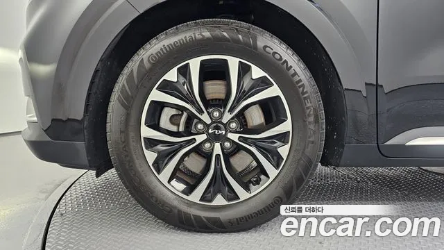 Kia Carnival 2023 thumb 5