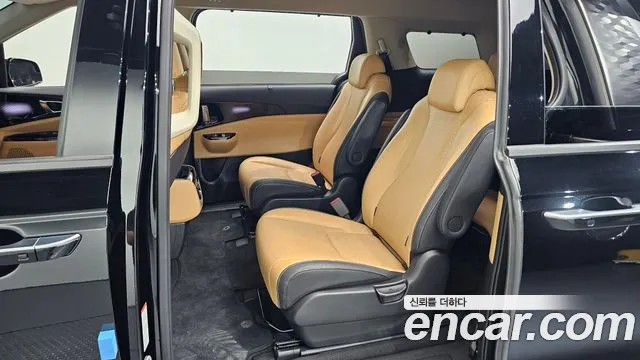 Kia Carnival 2023 thumb 6