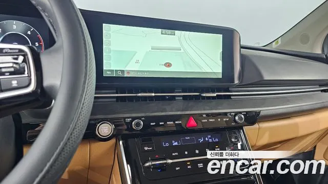 Kia Carnival 2023 thumb 2