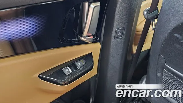 Kia Carnival 2023 thumb 9