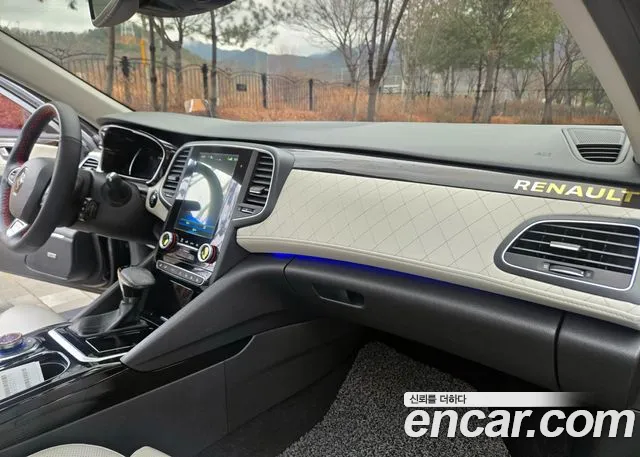 Renault SM6 2017 thumb 11