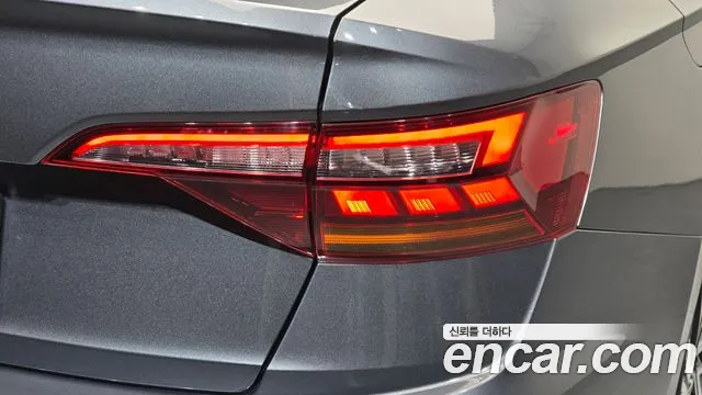 Volkswagen Jetta 2021 thumb 7
