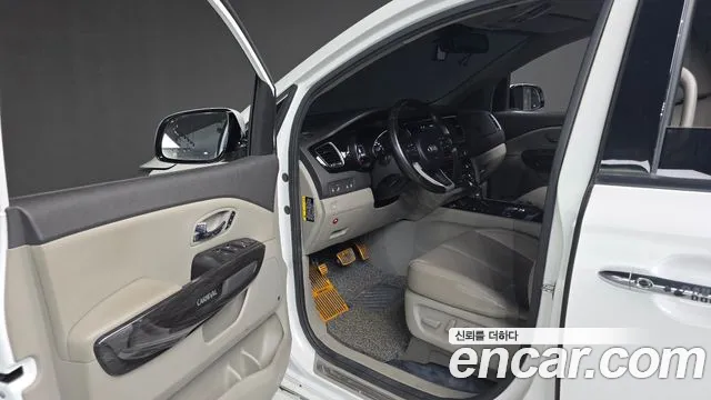 Kia Carnival 2017 thumb 8