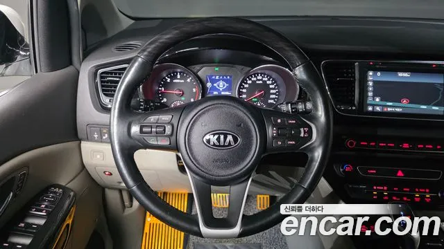 Kia Carnival 2017 thumb 9