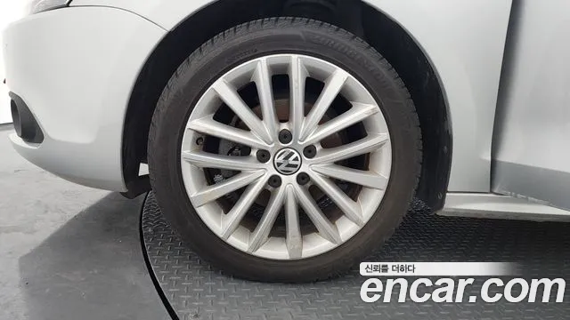 Volkswagen Jetta 2012 thumb 8