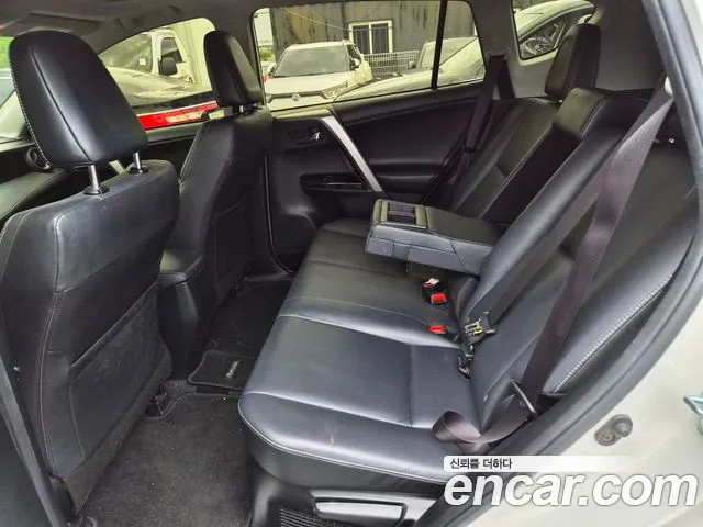 Toyota RAV4 2018 thumb 9