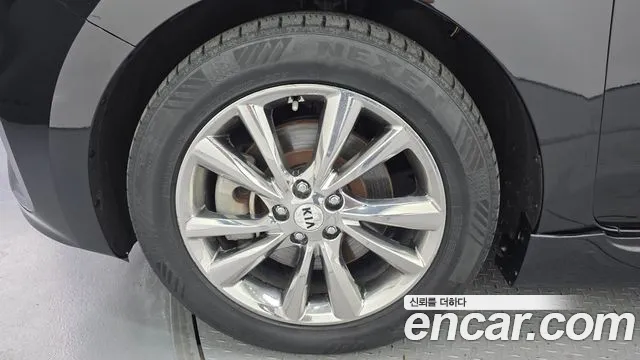 Kia Carnival 2019 thumb 10