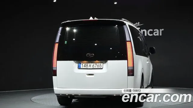 Hyundai Staria 2022 thumb 4