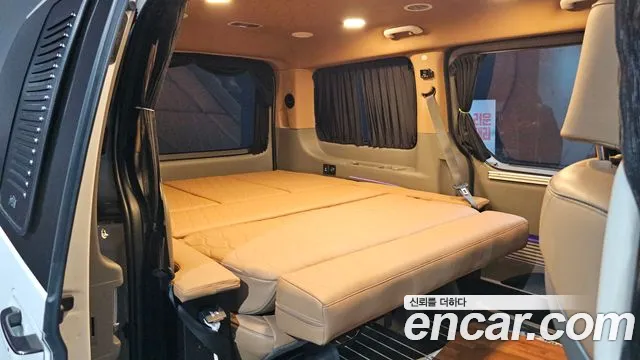 Hyundai Staria 2022 thumb 6