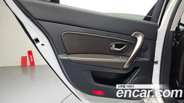 Renault SM5 2015 thumb 4