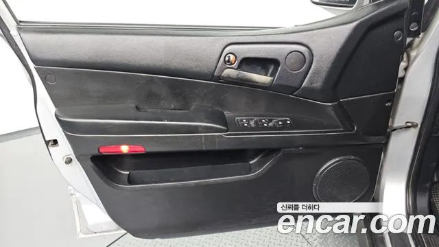 KGM Korando 2016 thumb 6