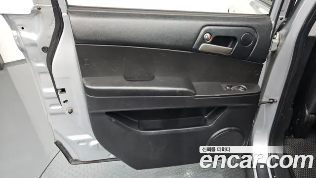 KGM Korando 2016 thumb 12