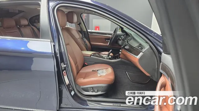 BMW 5 серии 2012 thumb 11