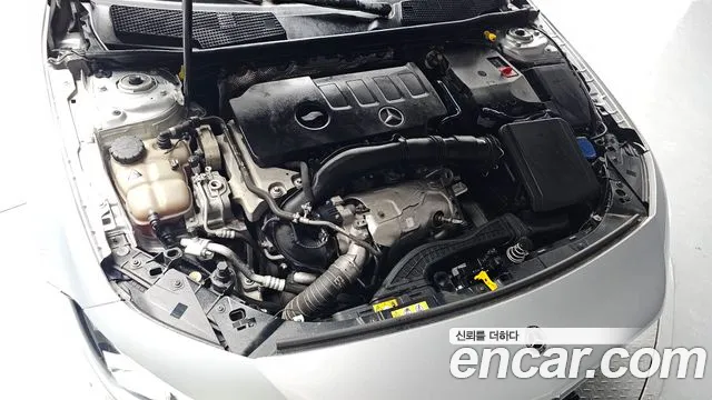 Mercedes-Benz A-Class 2019 thumb 2