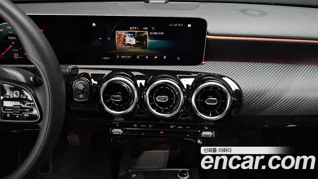 Mercedes-Benz A-Class 2019 thumb 6