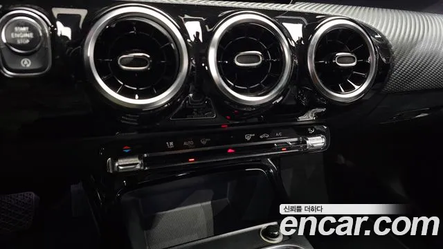 Mercedes-Benz A-Class 2019 thumb 9
