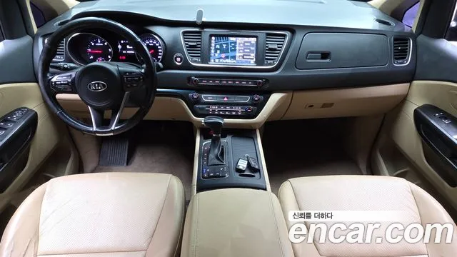 Kia Carnival 2017 thumb 8