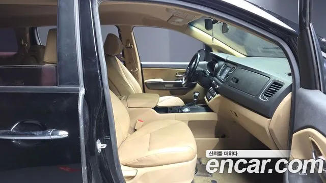 Kia Carnival 2017 thumb 12