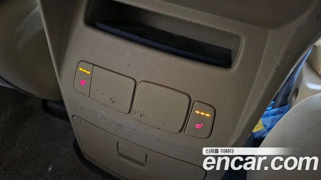 Kia Carnival 2017 thumb 6