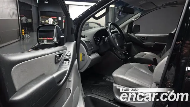 Hyundai Staria 2019 thumb 3