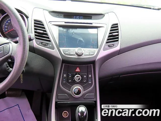 Hyundai Elantra 2015 thumb 9