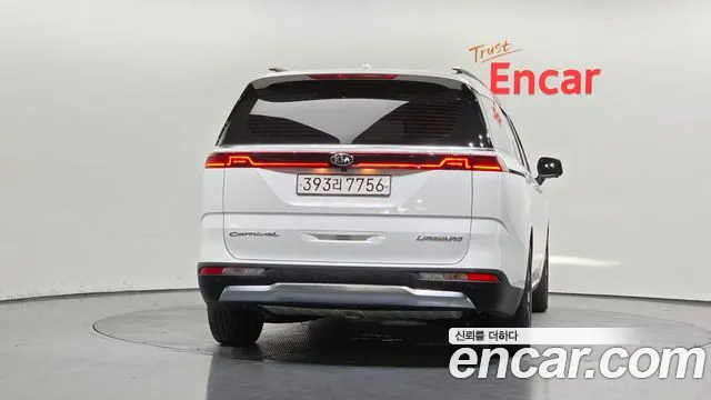 Kia Carnival 2021 thumb 4