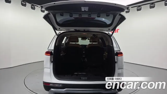 Kia Carnival 2021 thumb 2