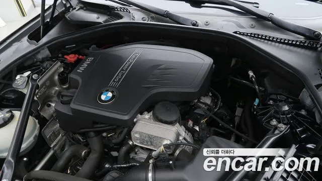 BMW 5 серии 2016 thumb 4