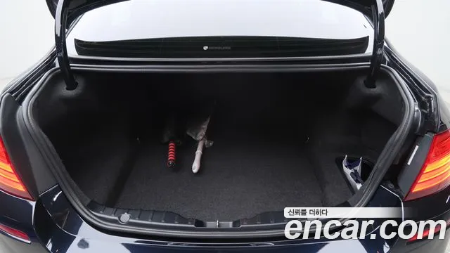 BMW 5 серии 2016 thumb 10