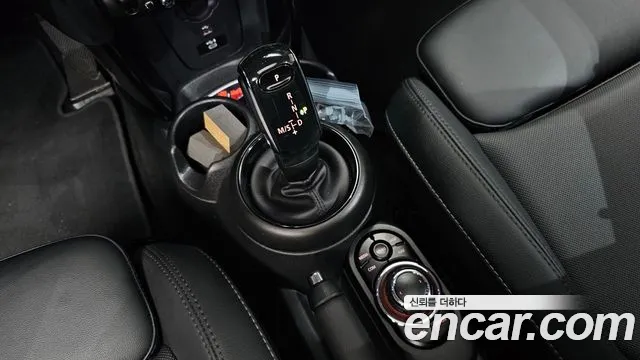 Mini Cooper 2021 thumb 9