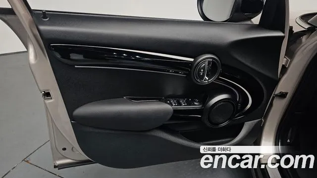 Mini Cooper 2021 thumb 10
