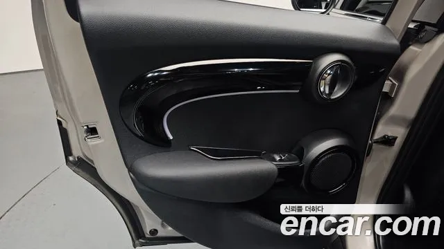 Mini Cooper 2021 thumb 8