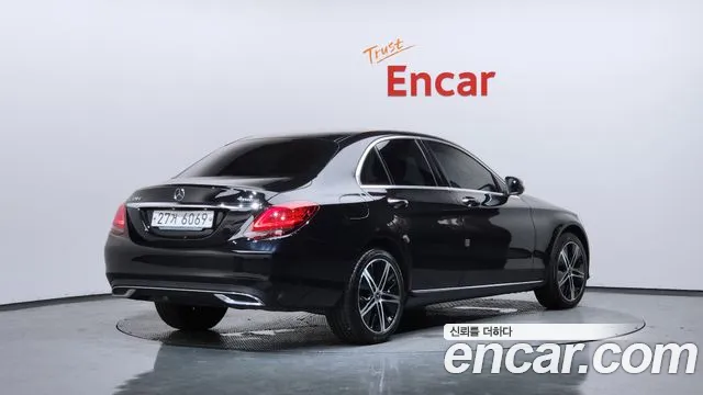 Mercedes-Benz C-Class 2019 thumb 7