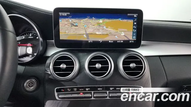 Mercedes-Benz C-Class 2019 thumb 8