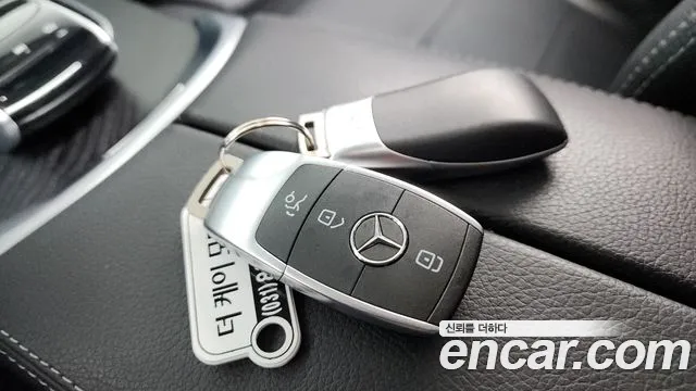 Mercedes-Benz C-Class 2019 thumb 5