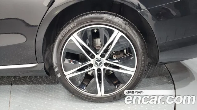 Mercedes-Benz C-Class 2019 thumb 6