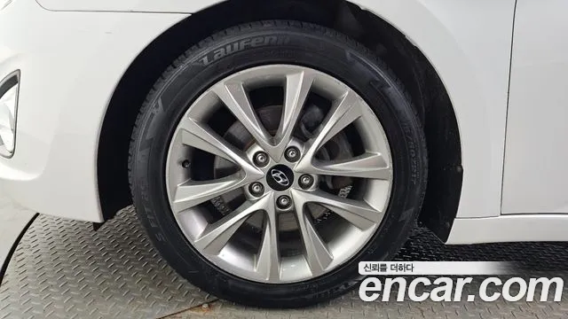 Hyundai i40 2014 thumb 5