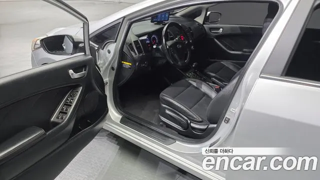 Kia K3 2015 thumb 9